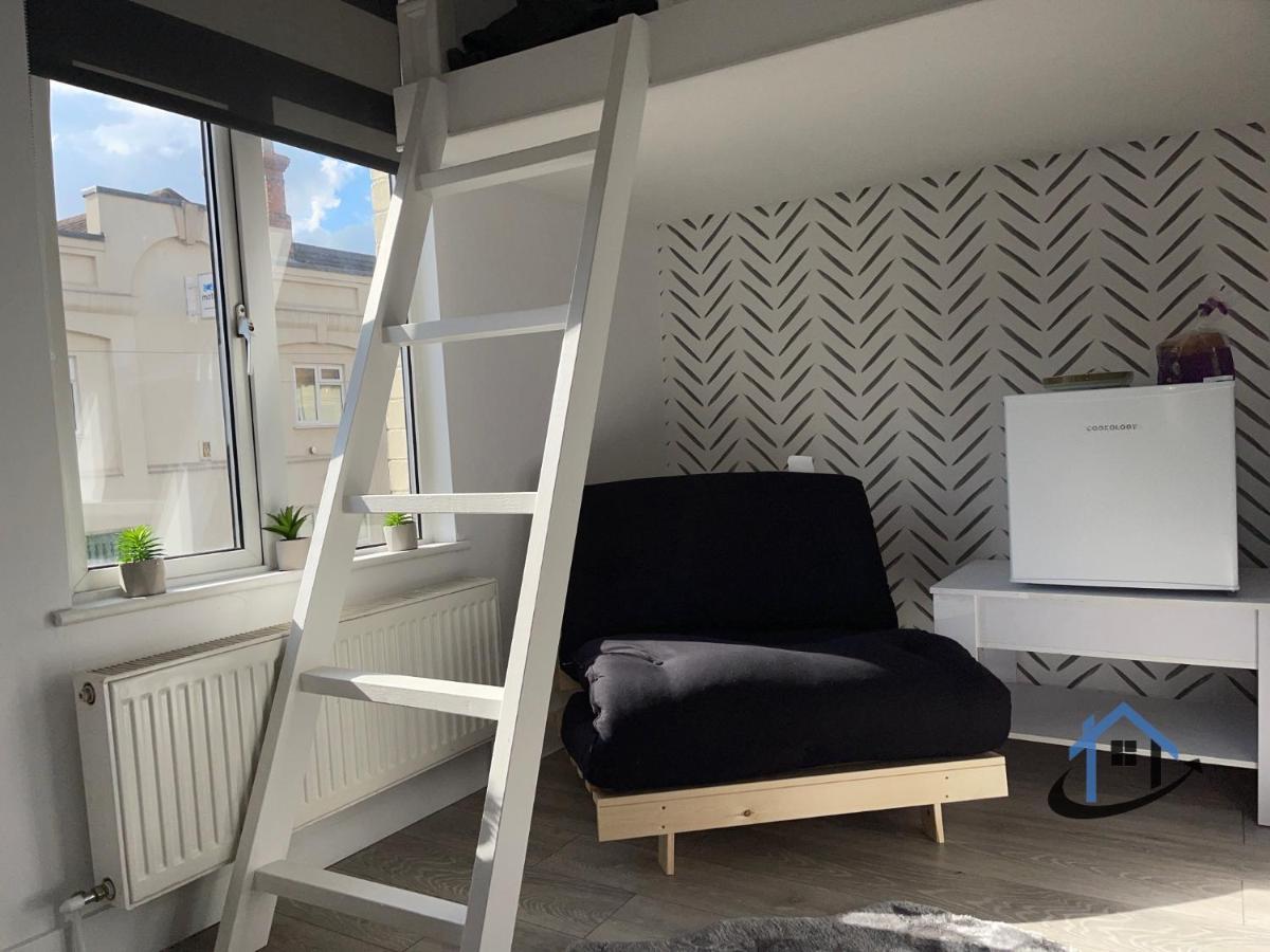 Acaster House, X4 Rooms With En-Suites X1 Room Private Bathroom, Street Parking, Close To Train Station Кетеринг Экстерьер фото